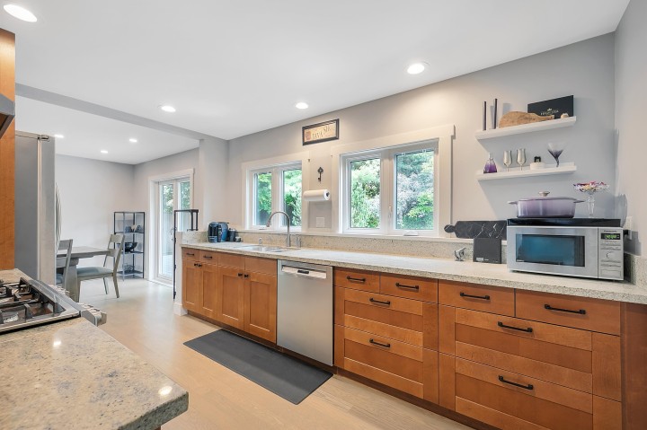 Photo 13 at 4106 Canterbury Crescent, Forest Hills NV, North Vancouver