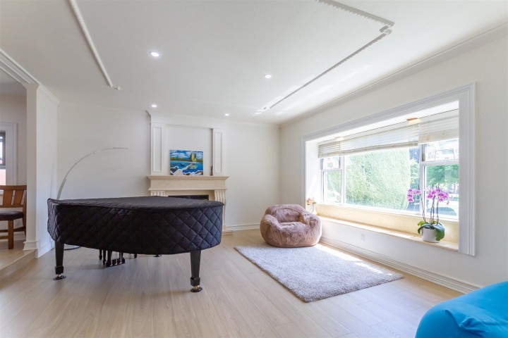 Photo 2 at 1369 W 55th Avenue, South Granville, Vancouver West