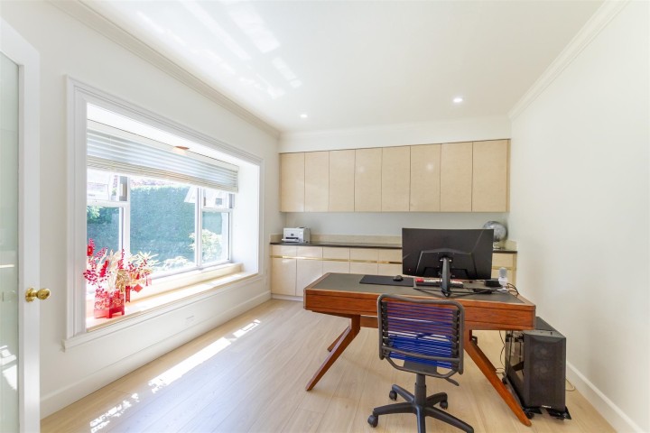 Photo 4 at 1369 W 55th Avenue, South Granville, Vancouver West
