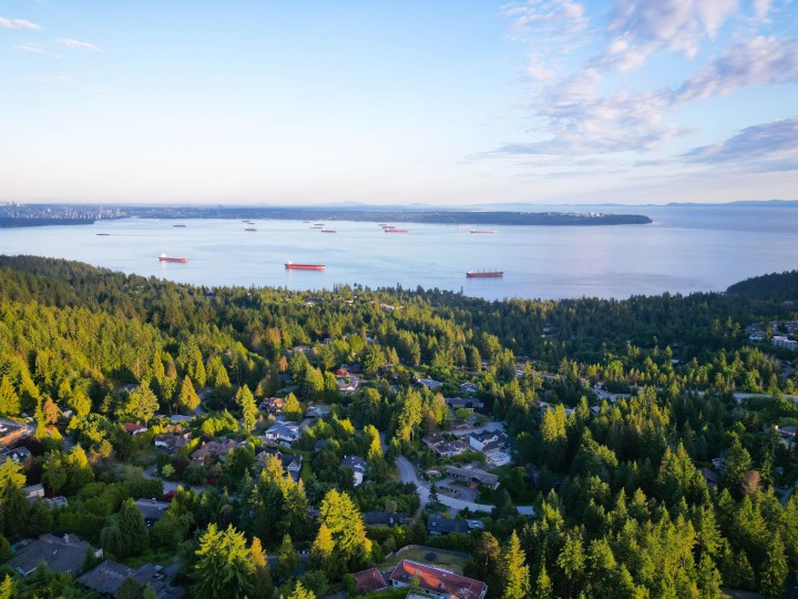 Photo 1 at 4663 Woodridge Place, Cypress Park Estates, West Vancouver