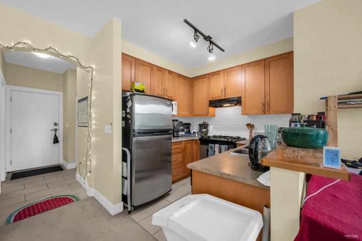 Photo 4 at 307 - 2083 W 33 Avenue, Quilchena, Vancouver West