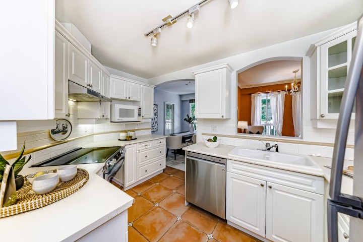 Photo 12 at 213 - 5835 Hampton Place, University VW, Vancouver West