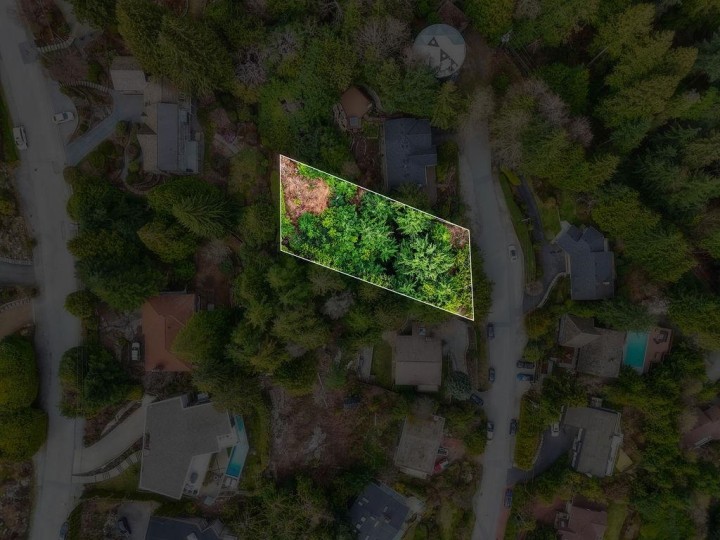 Photo 14 at 478 Craigmohr Drive, Glenmore, West Vancouver