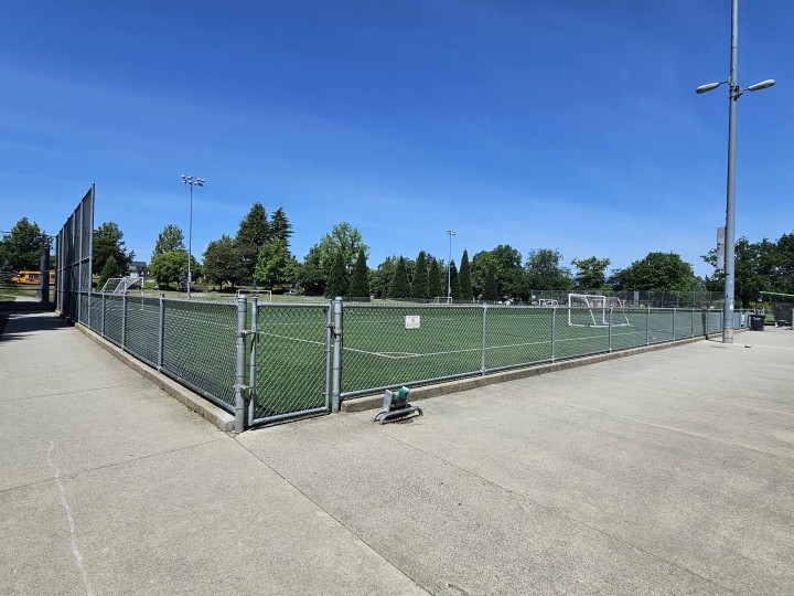 Photo 10 at 6128 St. Catherines Street, Fraser VE, Vancouver East