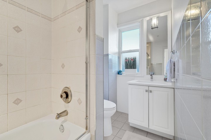 Photo 16 at 4218 W 10th Avenue, Point Grey, Vancouver West