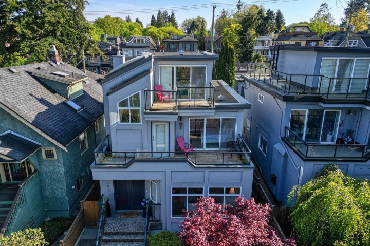 Photo 3 at 4218 W 10th Avenue, Point Grey, Vancouver West
