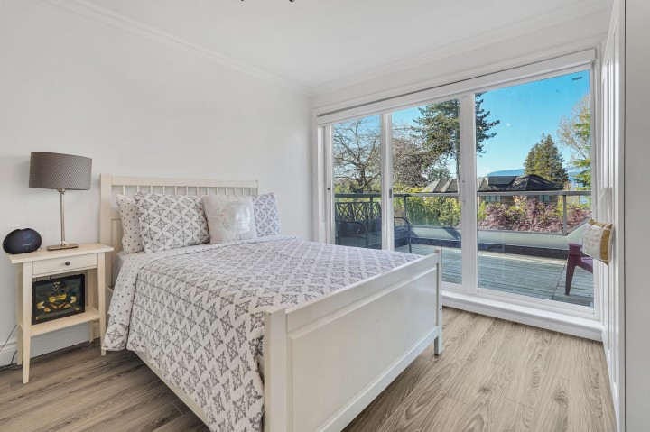 Photo 14 at 4218 W 10th Avenue, Point Grey, Vancouver West