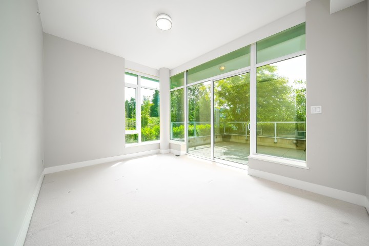 Photo 17 at 102 - 908 Keith Road, Park Royal, West Vancouver