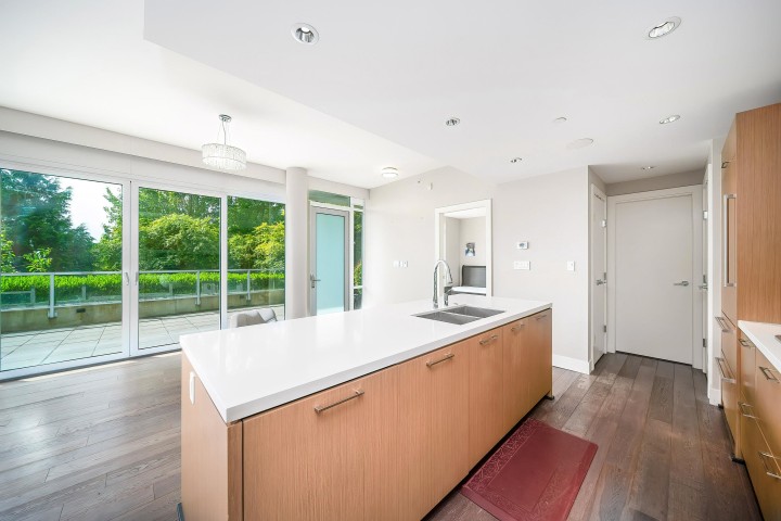 Photo 10 at 102 - 908 Keith Road, Park Royal, West Vancouver