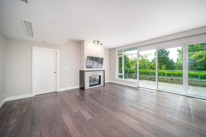 Photo 14 at 102 - 908 Keith Road, Park Royal, West Vancouver