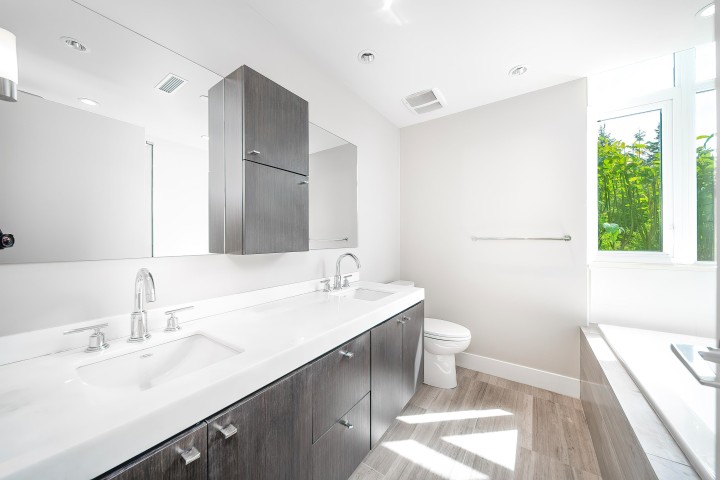 Photo 18 at 102 - 908 Keith Road, Park Royal, West Vancouver