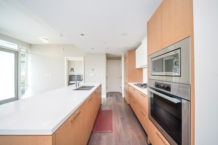 Photo 11 at 102 - 908 Keith Road, Park Royal, West Vancouver