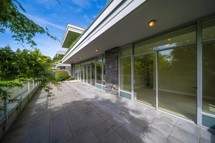 Photo 4 at 102 - 908 Keith Road, Park Royal, West Vancouver