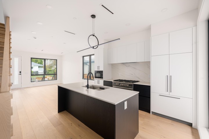 Photo 6 at 8088 Laurel Street, Marpole, Vancouver West