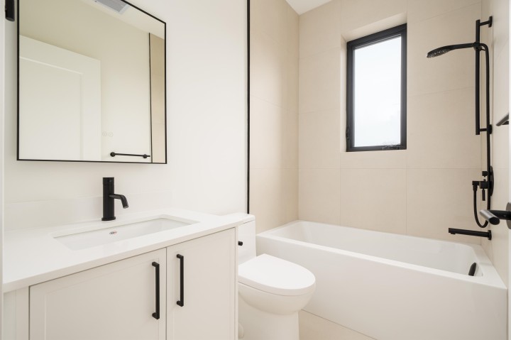 Photo 12 at 8088 Laurel Street, Marpole, Vancouver West