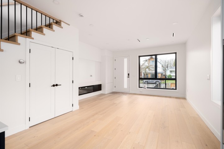 Photo 4 at 8088 Laurel Street, Marpole, Vancouver West