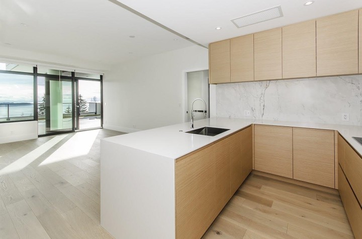 Photo 2 at 307 - 3101 Burfield Place, Cypress Park Estates, West Vancouver