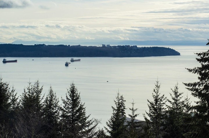 Photo 1 at 307 - 3101 Burfield Place, Cypress Park Estates, West Vancouver