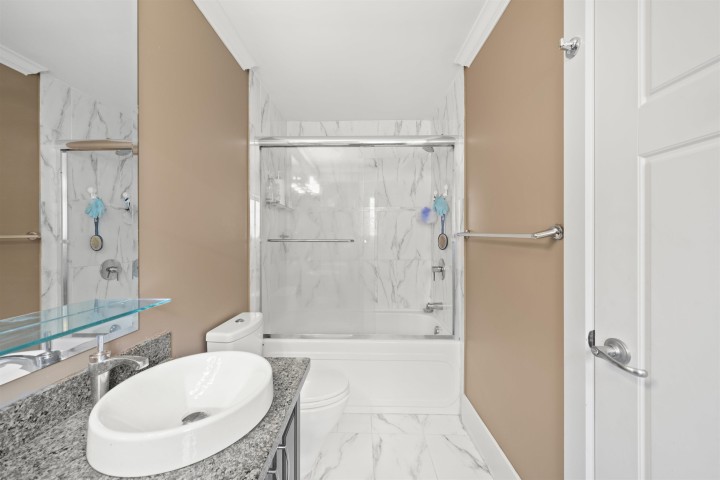 Photo 23 at 2575 W 7th Avenue, Kitsilano, Vancouver West