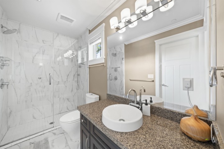 Photo 24 at 2575 W 7th Avenue, Kitsilano, Vancouver West