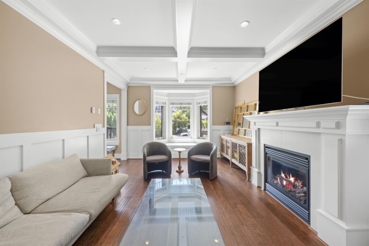 Photo 4 at 2575 W 7th Avenue, Kitsilano, Vancouver West