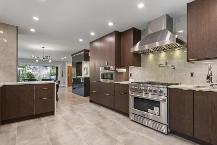 Photo 8 at 4491 Primrose Lane, Canyon Heights NV, North Vancouver