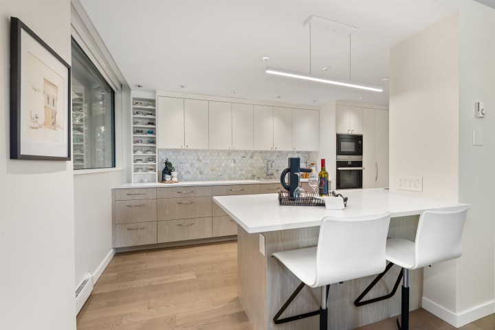 Photo 13 at 102 - 3905 Springtree Drive, Quilchena, Vancouver West