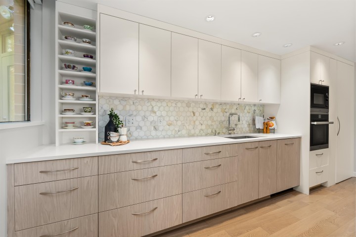 Photo 1 at 102 - 3905 Springtree Drive, Quilchena, Vancouver West