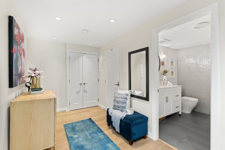 Photo 4 at 102 - 3905 Springtree Drive, Quilchena, Vancouver West