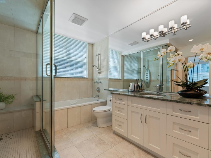 Photo 22 at L302 - 1550 Coal Harbour Quay, Coal Harbour, Vancouver West