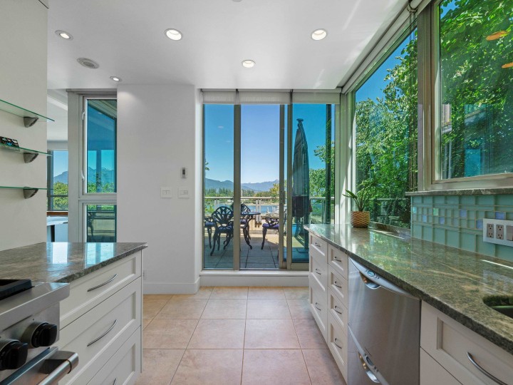 Photo 15 at L302 - 1550 Coal Harbour Quay, Coal Harbour, Vancouver West