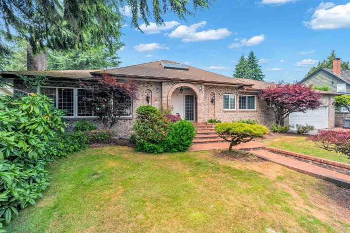 Photo 2 at 7 Semana Crescent, University VW, Vancouver West