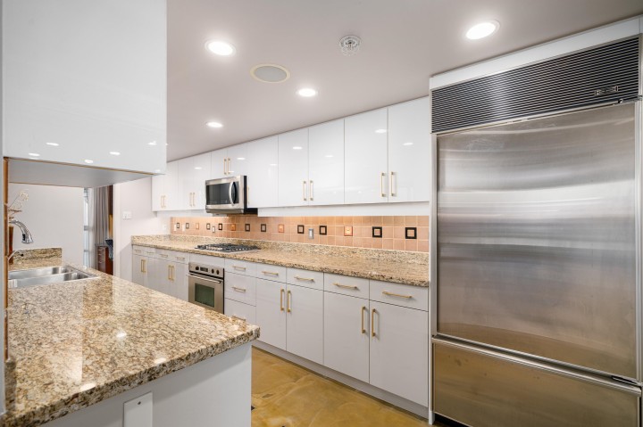 Photo 10 at 3903 - 1033 Marinaside Crescent, Yaletown, Vancouver West