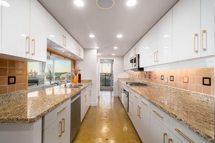 Photo 11 at 3903 - 1033 Marinaside Crescent, Yaletown, Vancouver West