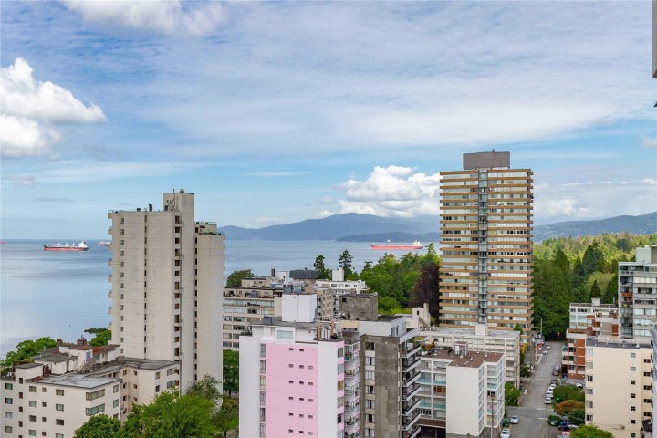 Photo 3 at 1850 Comox Street, West End VW, Vancouver West