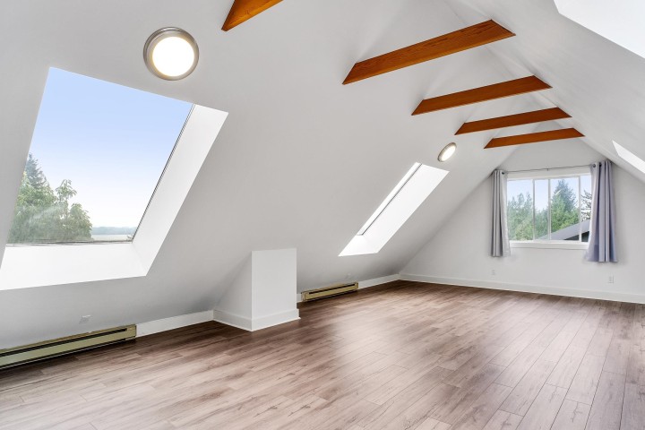 Photo 9 at 4607 Woodgreen Drive, Cypress Park Estates, West Vancouver