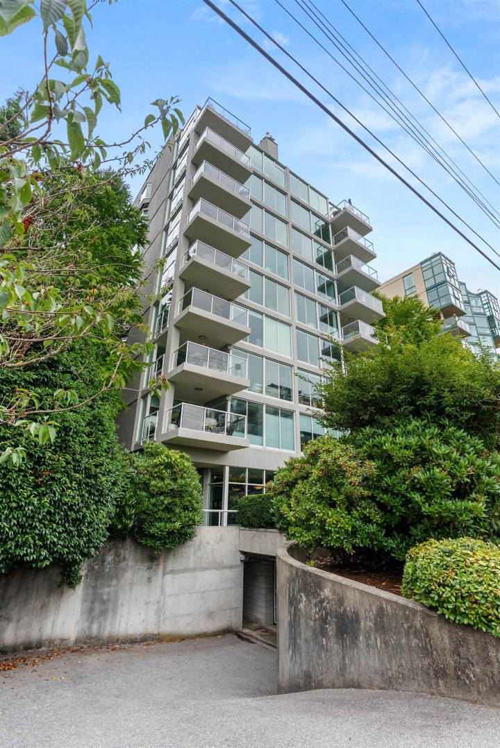 Photo 2 at 501 - 1455 Duchess Avenue, Ambleside, West Vancouver