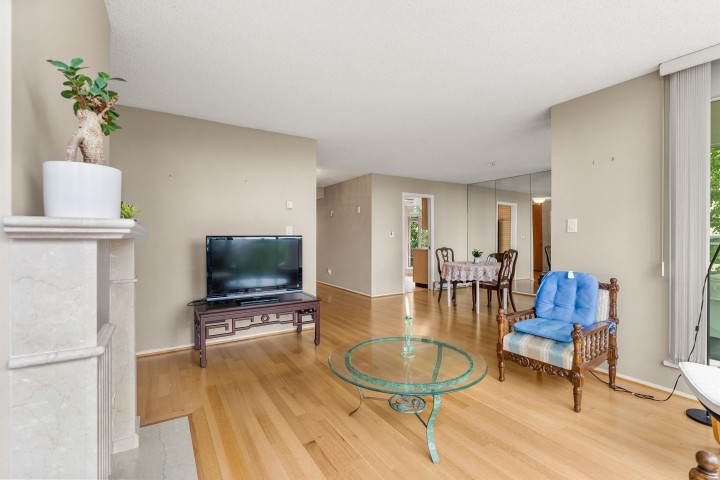 Photo 6 at 501 - 1455 Duchess Avenue, Ambleside, West Vancouver