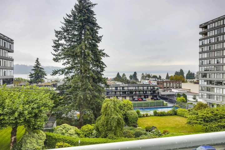 Photo 13 at 501 - 1455 Duchess Avenue, Ambleside, West Vancouver