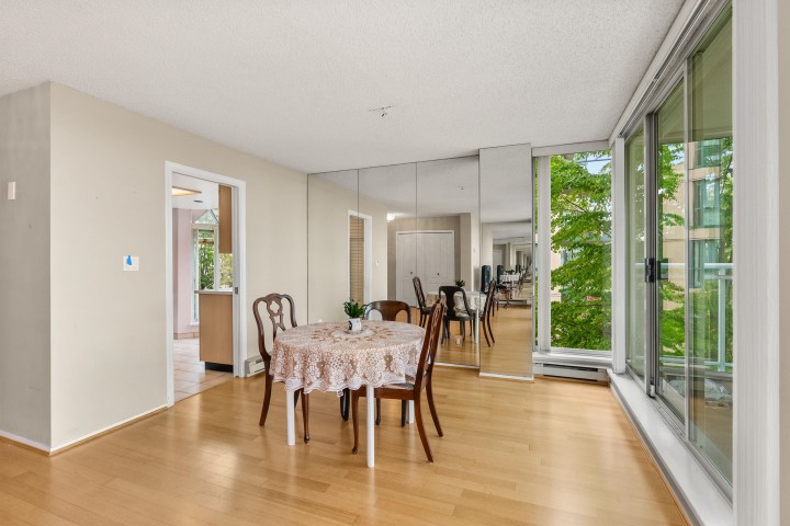 Photo 12 at 501 - 1455 Duchess Avenue, Ambleside, West Vancouver