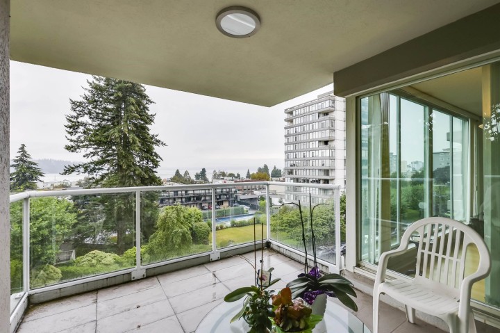 Photo 11 at 501 - 1455 Duchess Avenue, Ambleside, West Vancouver