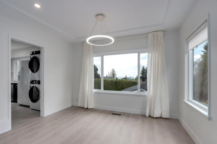 Photo 6 at 181 W Windsor Road, Upper Lonsdale, North Vancouver