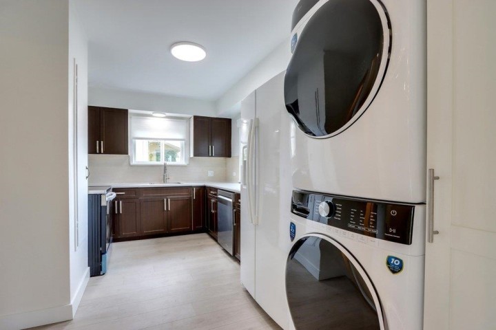 Photo 3 at 181 W Windsor Road, Upper Lonsdale, North Vancouver