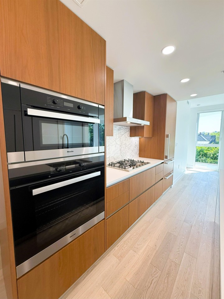 Photo 2 at 404 - 2888 Arbutus Street, Kitsilano, Vancouver West