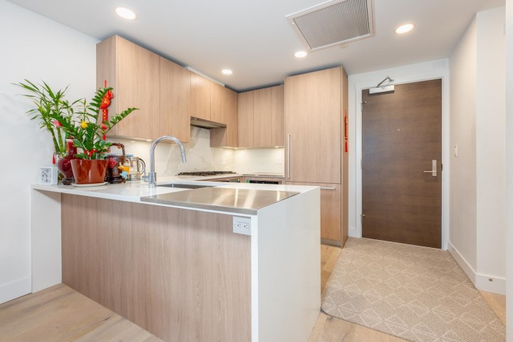 Photo 6 at 510 - 2780 Valley Centre Avenue, Lynn Valley, North Vancouver