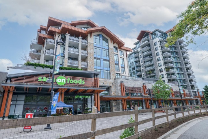 Photo 1 at 510 - 2780 Valley Centre Avenue, Lynn Valley, North Vancouver