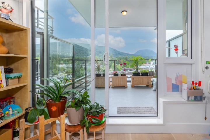 Photo 5 at 510 - 2780 Valley Centre Avenue, Lynn Valley, North Vancouver