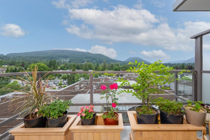 Photo 14 at 510 - 2780 Valley Centre Avenue, Lynn Valley, North Vancouver