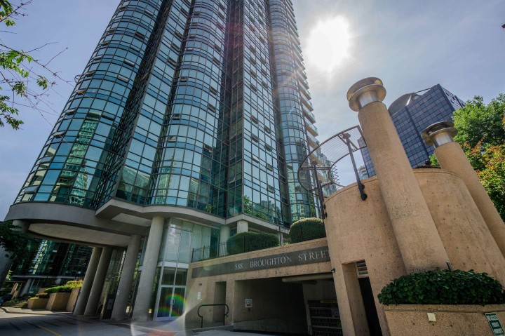 Photo 3 at 302 - 588 Broughton Street, Coal Harbour, Vancouver West