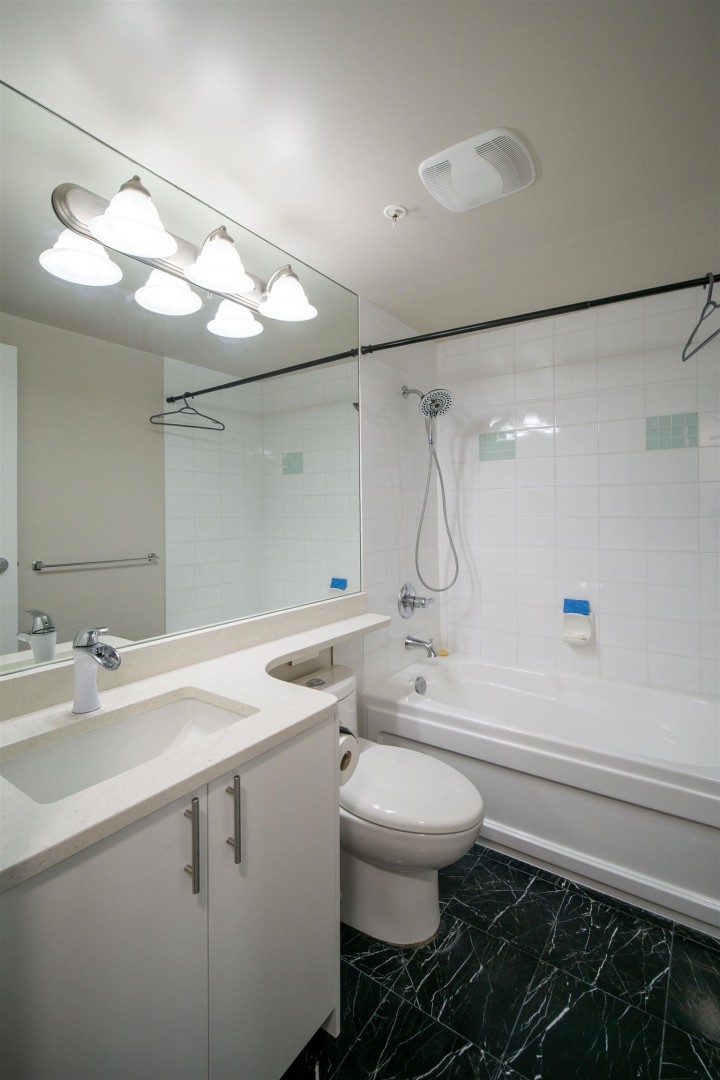 Photo 15 at 302 - 588 Broughton Street, Coal Harbour, Vancouver West